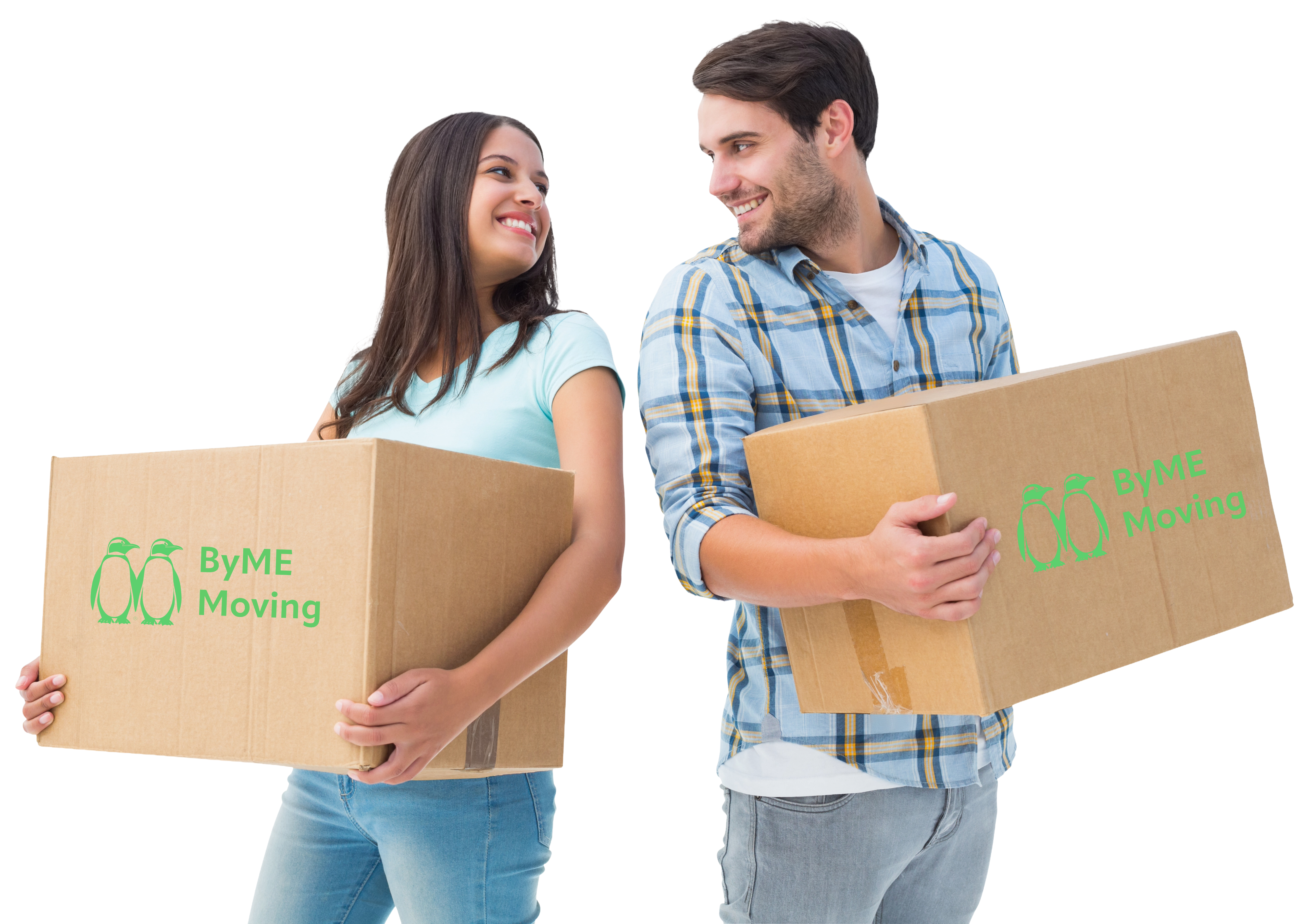 Pareja preparando el inventario y las cajas de la mudanza
